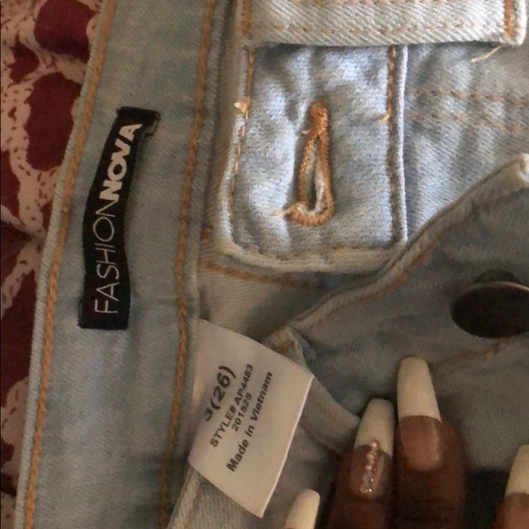 Light distressed jeans - Picture 3 of 4